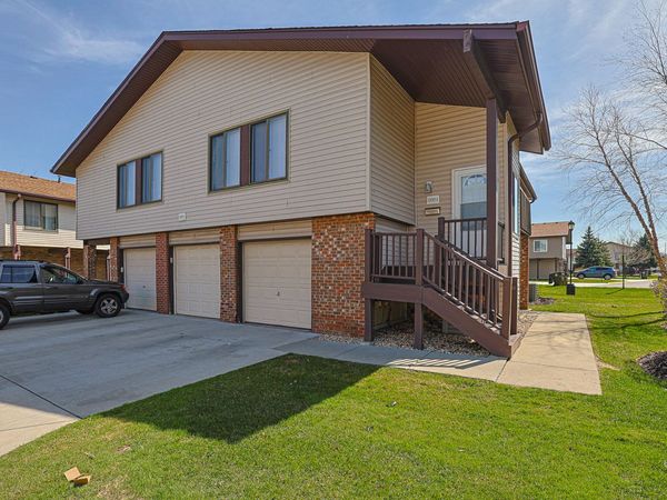 1332 Kingsbury Drive , Unit 1, Hanover Park, IL 60133