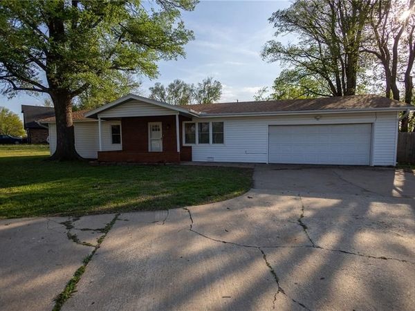2411 Grand Lane, Independence, KS 67301