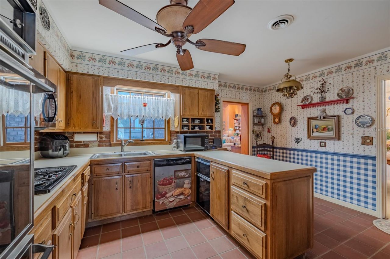 805 E Sylvan Drive, Brandon, FL 33510 Photo