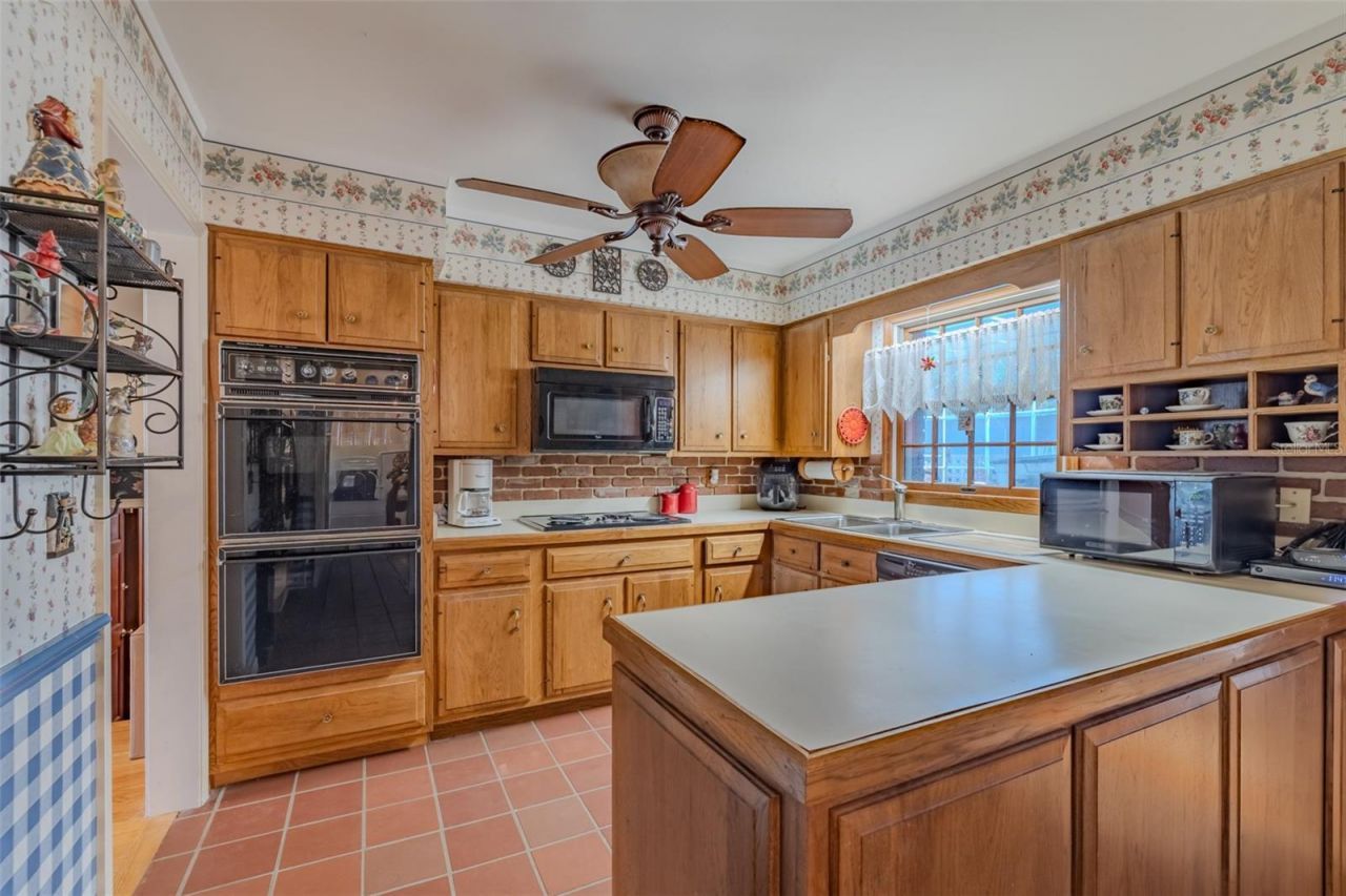 805 E Sylvan Drive, Brandon, FL 33510 Photo