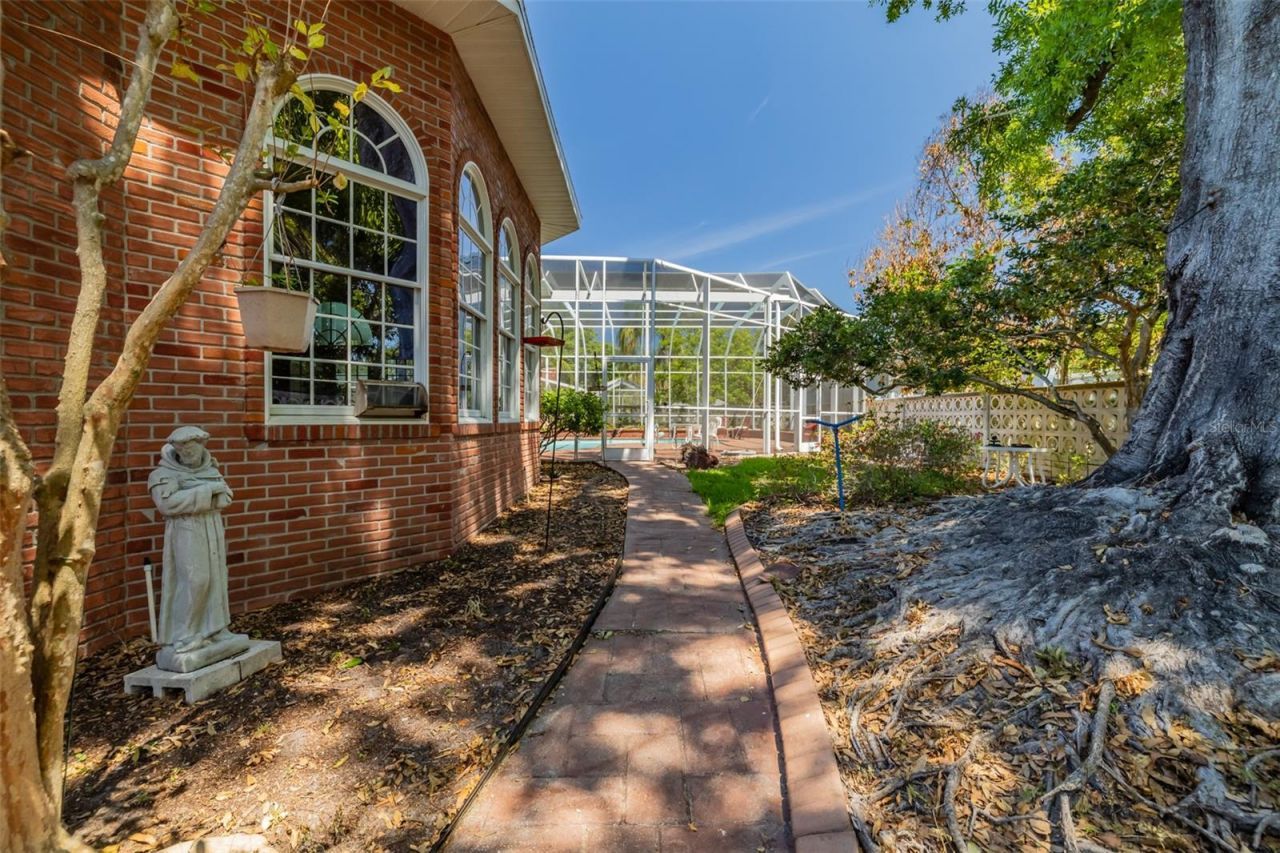 805 E Sylvan Drive, Brandon, FL 33510 Photo