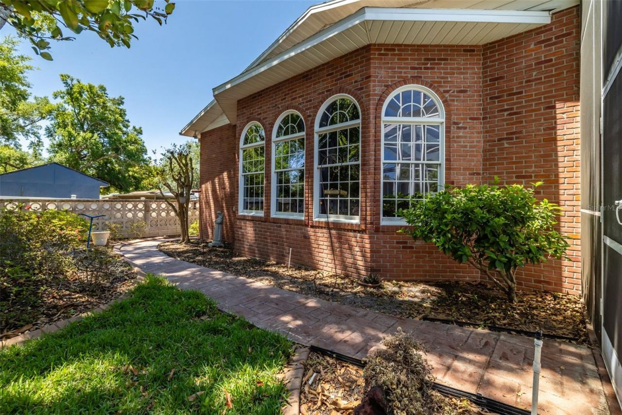 805 E Sylvan Drive, Brandon, FL 33510 Photo