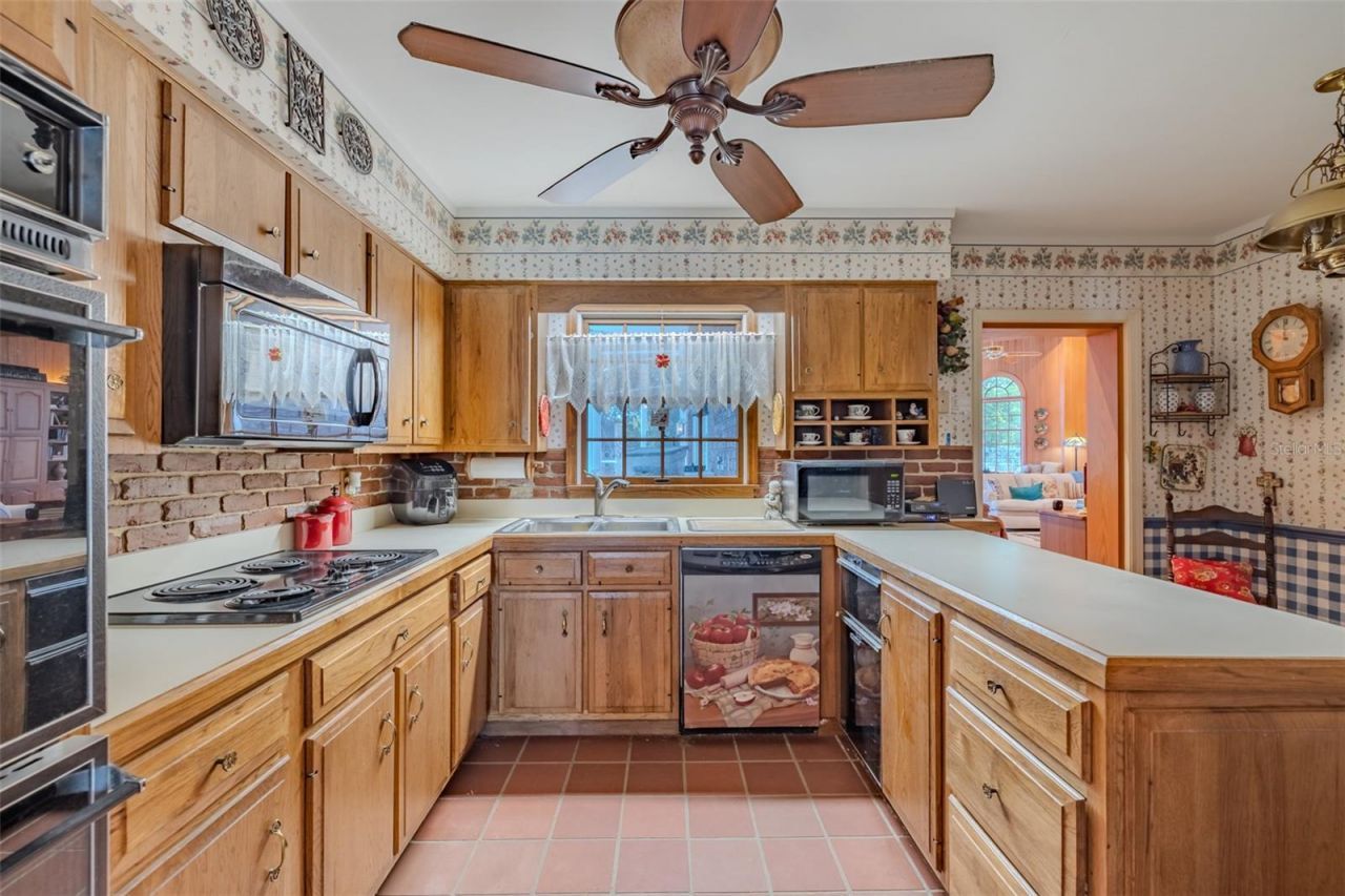 805 E Sylvan Drive, Brandon, FL 33510 Photo