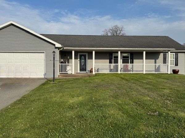 404 Terrence Dr, Connellsville, PA 15425