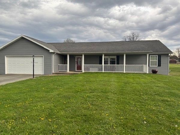404 Terrence Dr , Connellsville, PA 15425