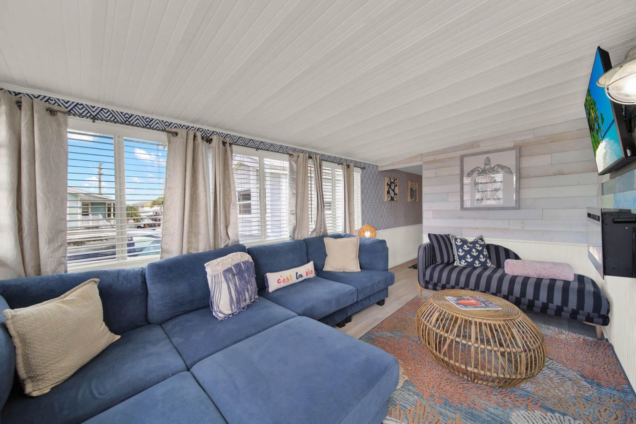 833 Nettles Boulevard, Jensen Beach, FL 34957 Photo