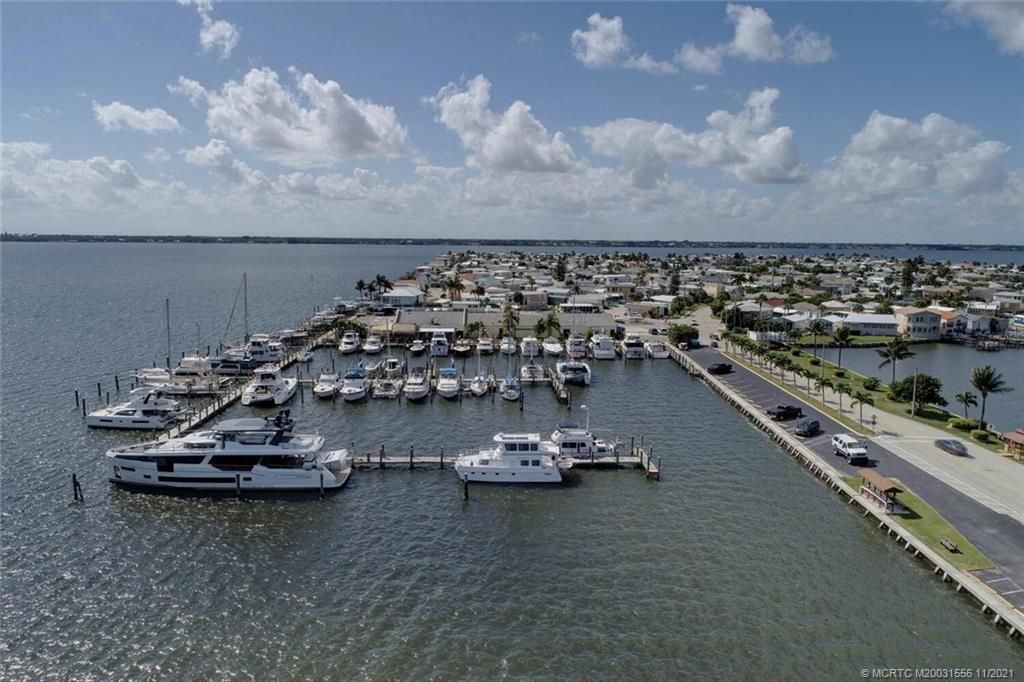 833 Nettles Boulevard, Jensen Beach, FL 34957 Photo