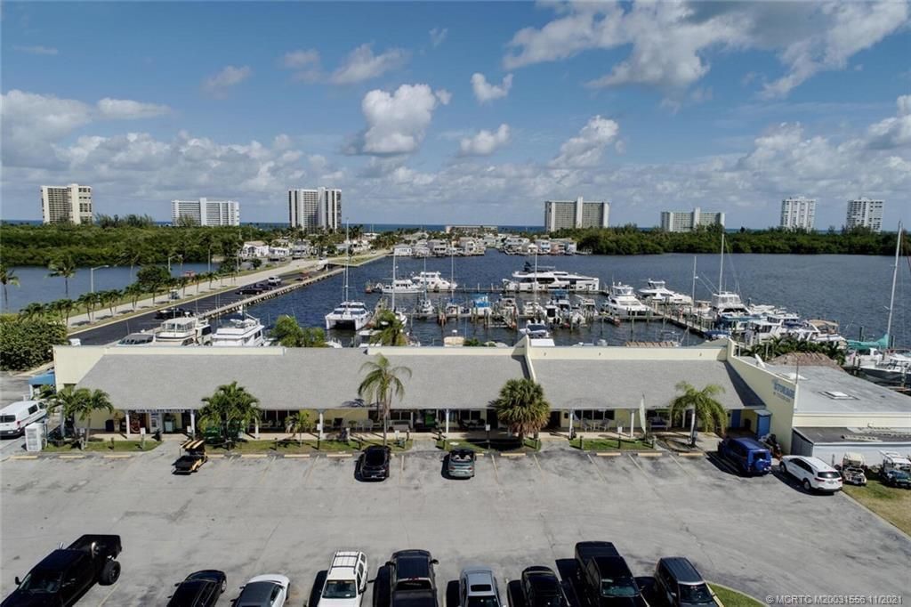 833 Nettles Boulevard, Jensen Beach, FL 34957 Photo