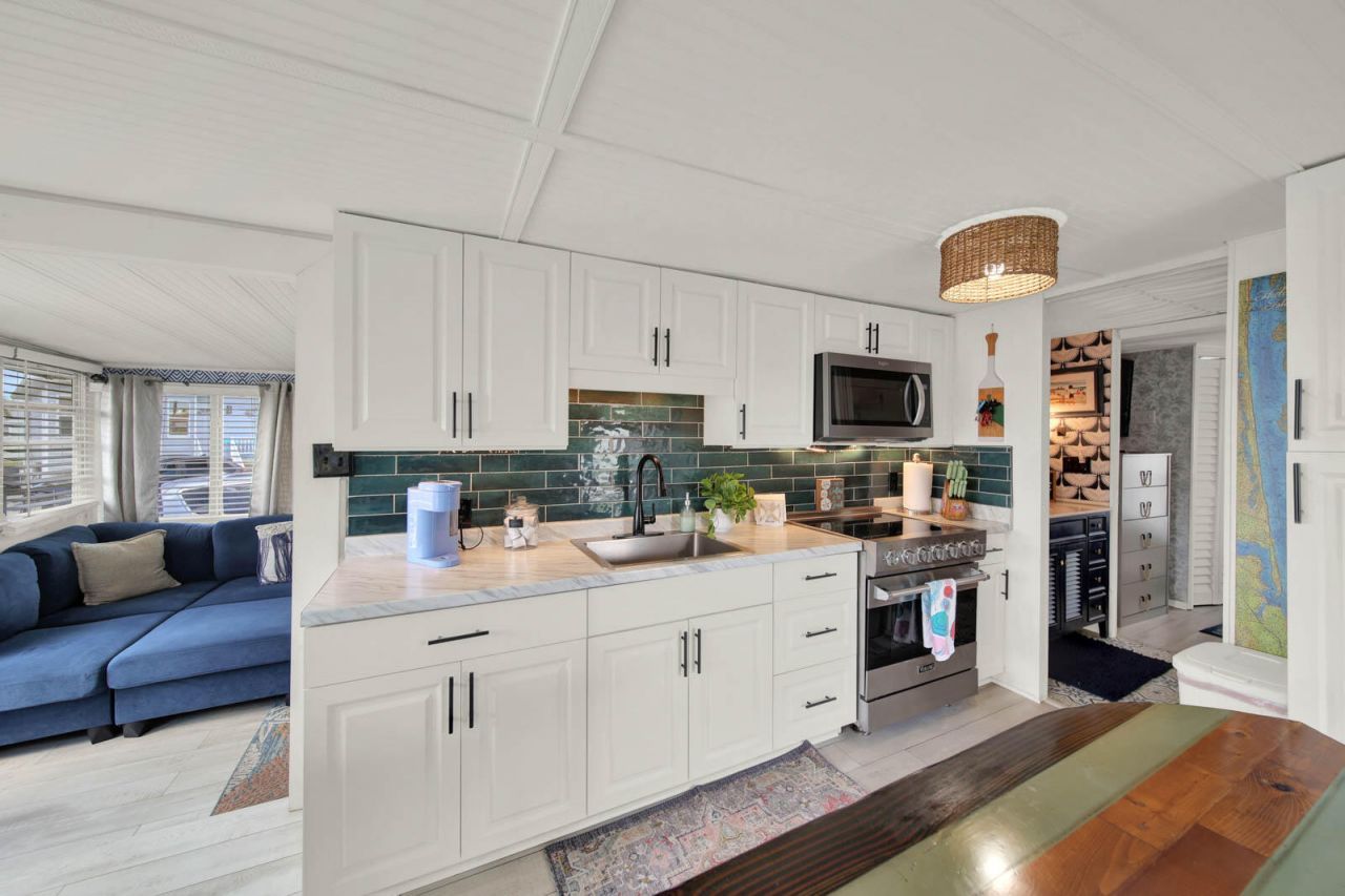 833 Nettles Boulevard, Jensen Beach, FL 34957 Photo