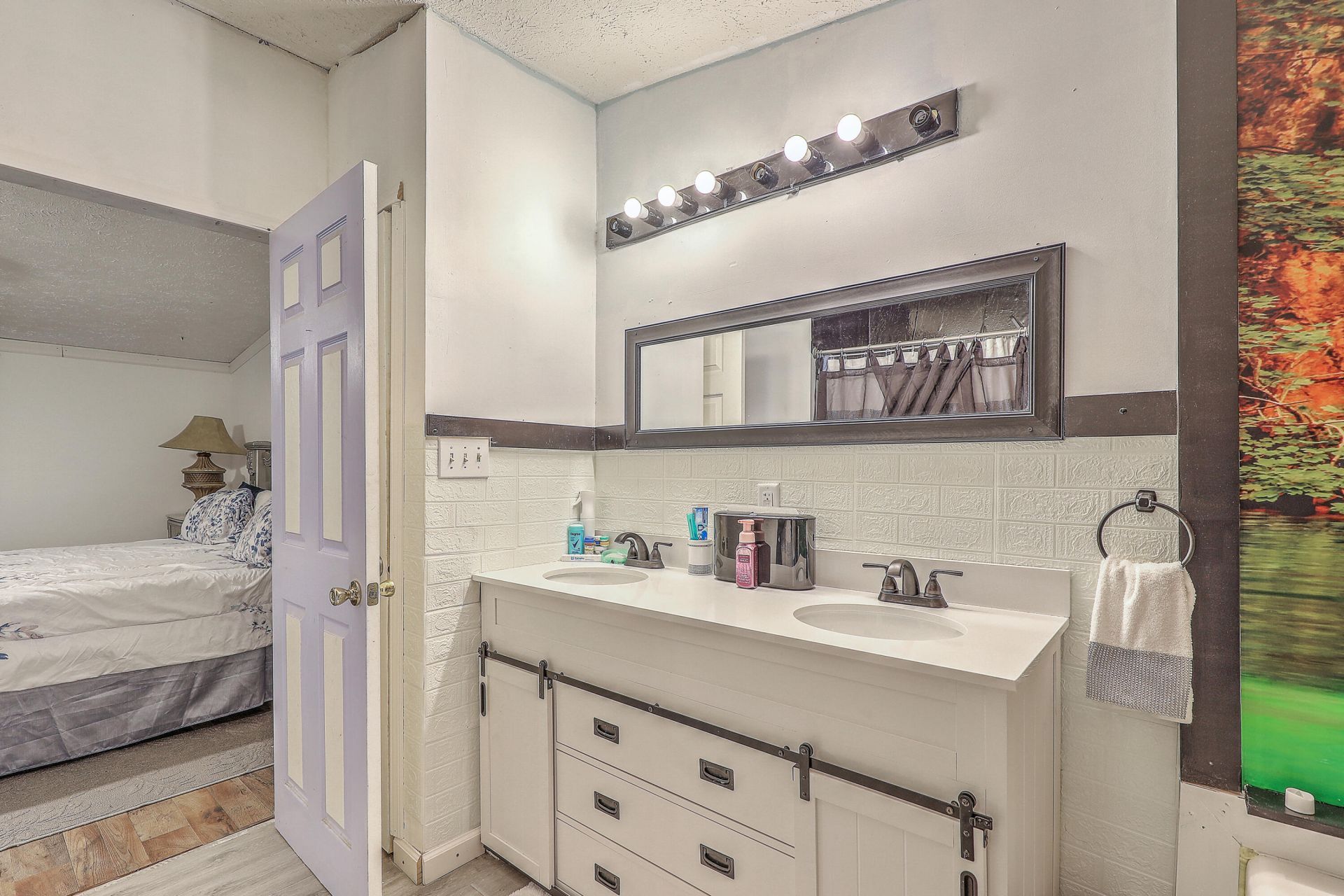 307 Glen Street Photo 13