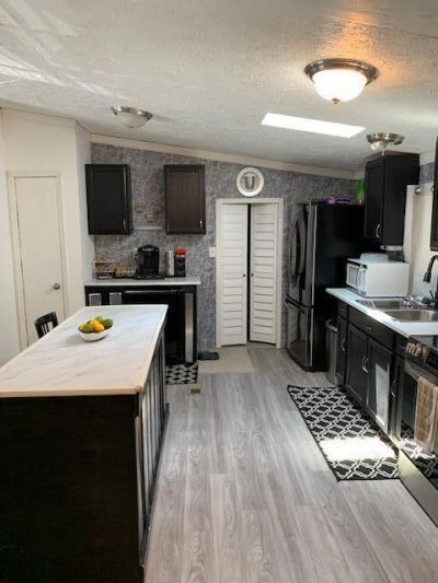 307 Glen Street Photo 9