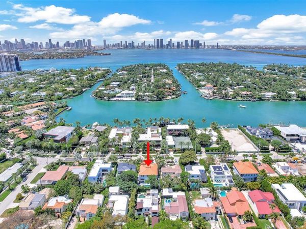 2143 N Bay Rd , Miami Beach, FL 33140
