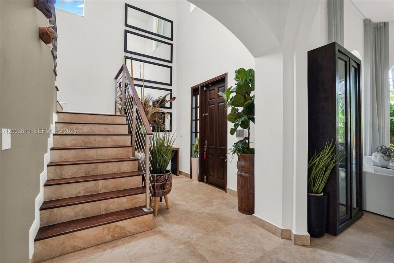 2143 N Bay Rd, Miami Beach, FL 33140 Photo