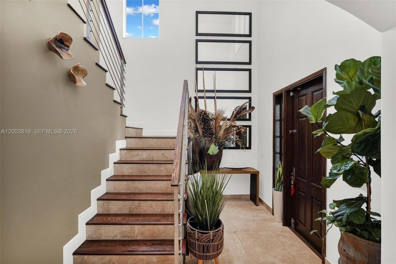 2143 N Bay Rd , Miami Beach, FL 33140 Photo