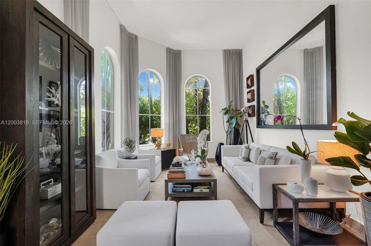 2143 N Bay Rd , Miami Beach, FL 33140 Photo