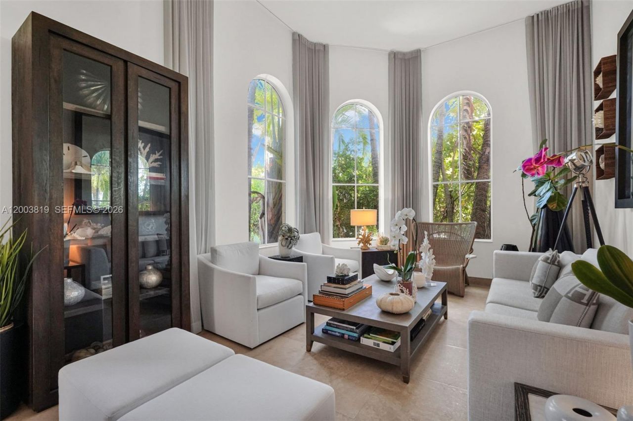 2143 N Bay Rd , Miami Beach, FL 33140 Photo