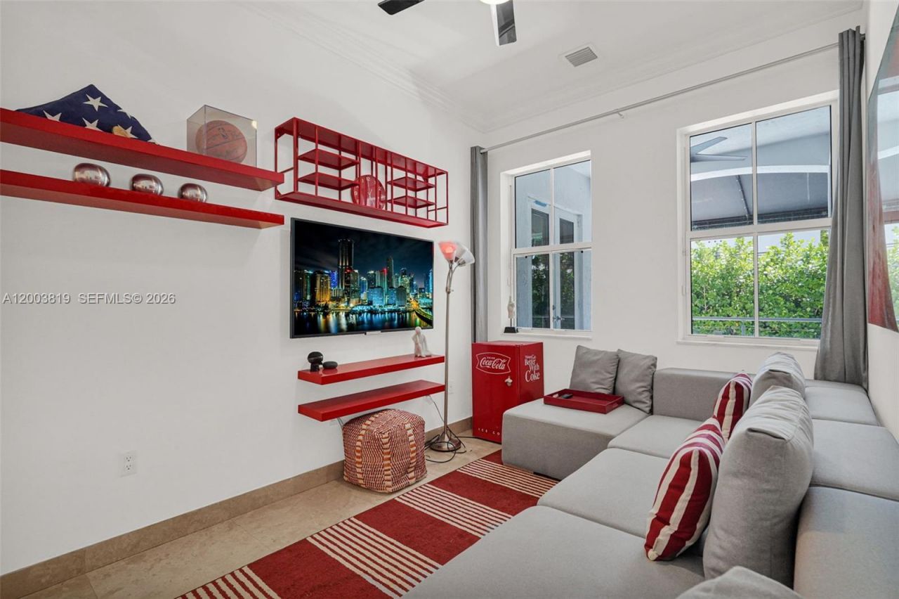 2143 N Bay Rd , Miami Beach, FL 33140 Photo