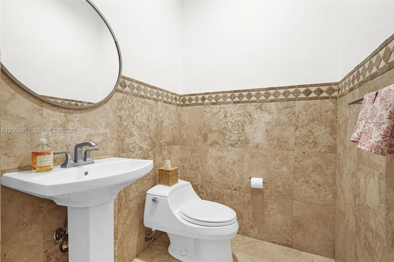 2143 N Bay Rd, Miami Beach, FL 33140 Photo
