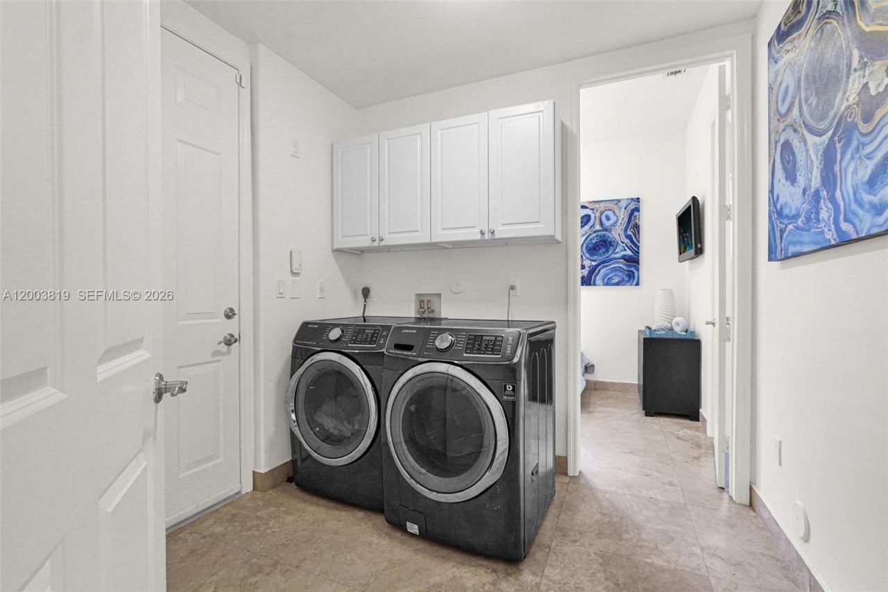 2143 N Bay Rd , Miami Beach, FL 33140 Photo