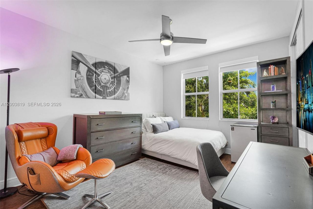 2143 N Bay Rd, Miami Beach, FL 33140 Photo