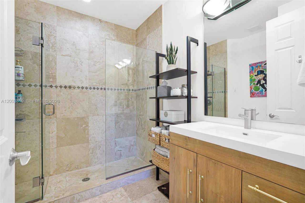 2143 N Bay Rd, Miami Beach, FL 33140 Photo