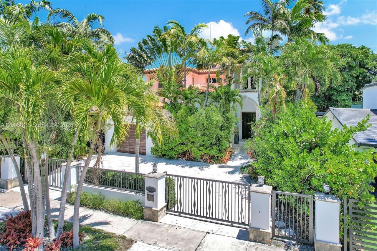 2143 N Bay Rd , Miami Beach, FL 33140 Photo