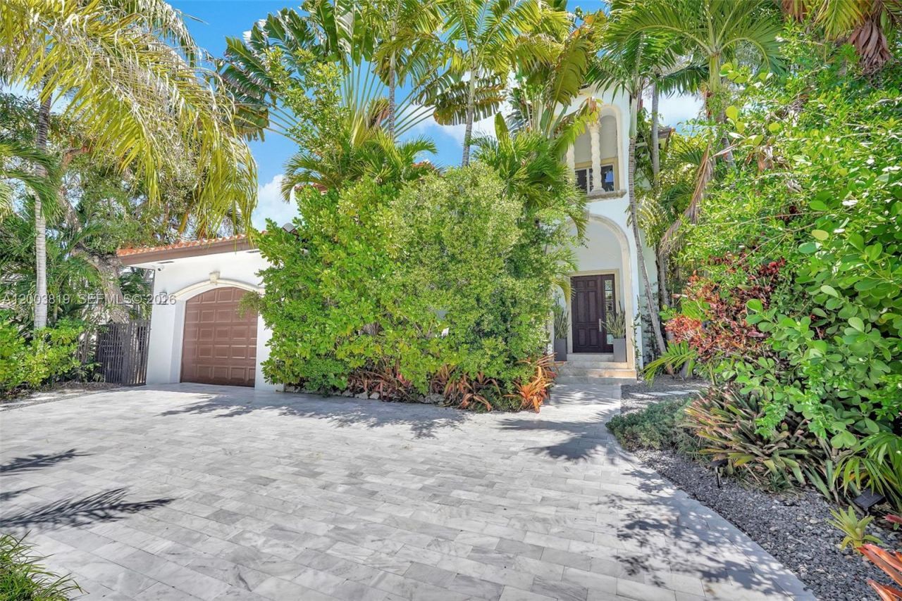 2143 N Bay Rd , Miami Beach, FL 33140 Photo