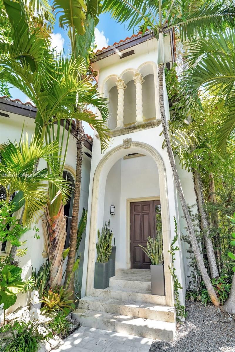 2143 N Bay Rd, Miami Beach, FL 33140 Photo