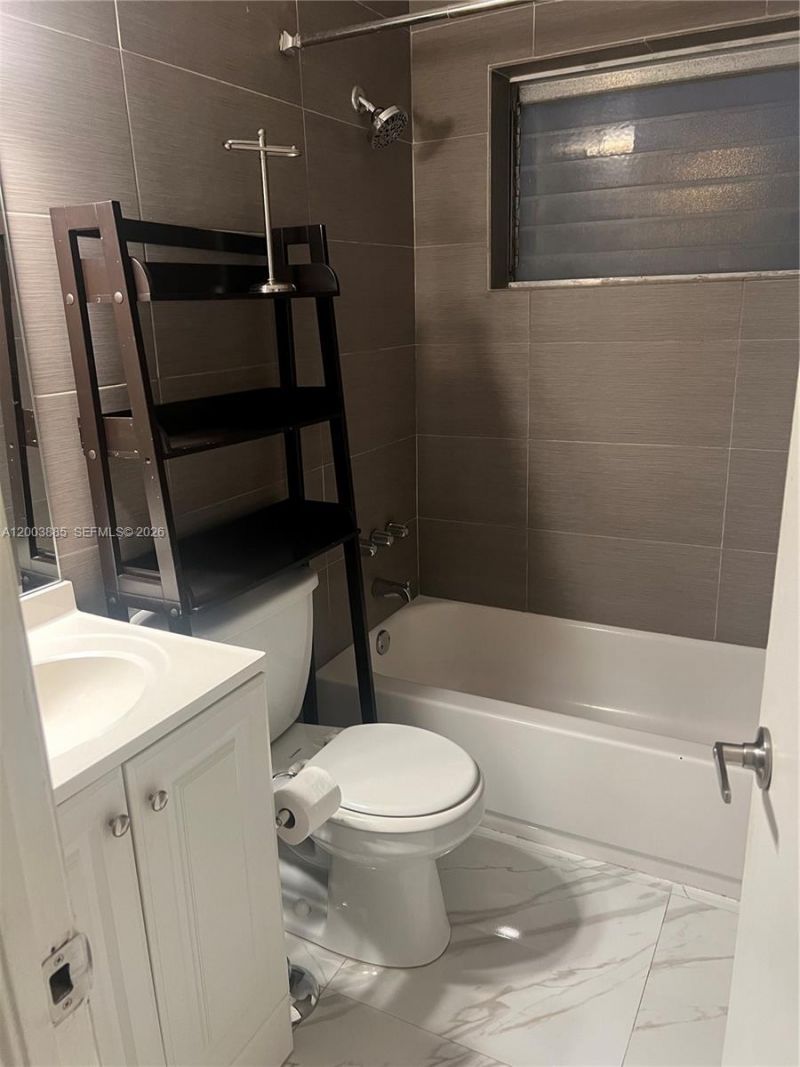 1611 West Ave , Unit 12, Miami Beach, FL 33139 Photo