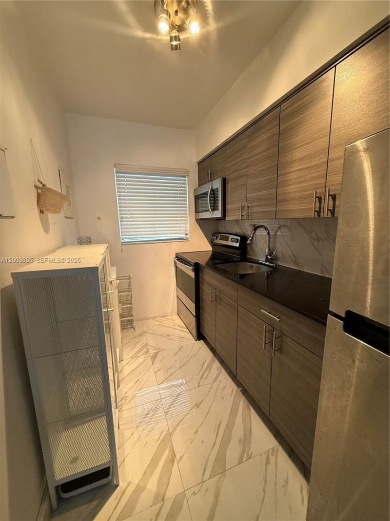 1611 West Ave , Unit 12, Miami Beach, FL 33139 Photo