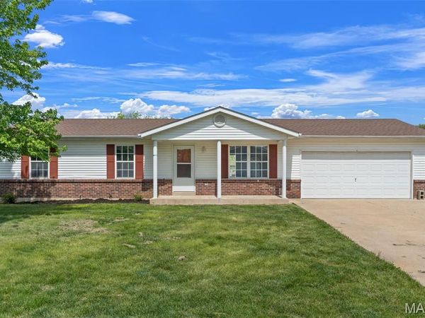 907 Westbrook Drive, Warrenton, MO 63383