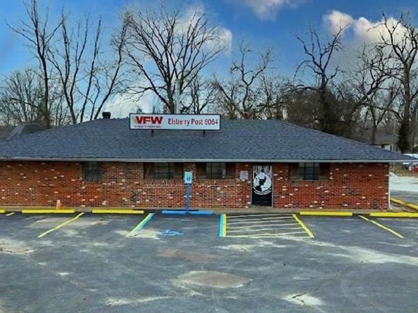 402 S 2nd Street, Elsberry, MO 63343