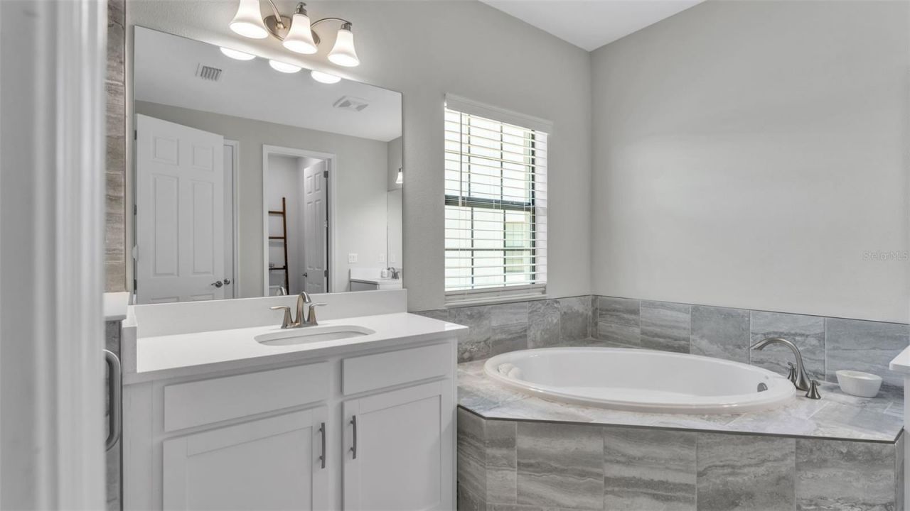 13112 Wellspring Drive, Lithia, FL 33547 Photo