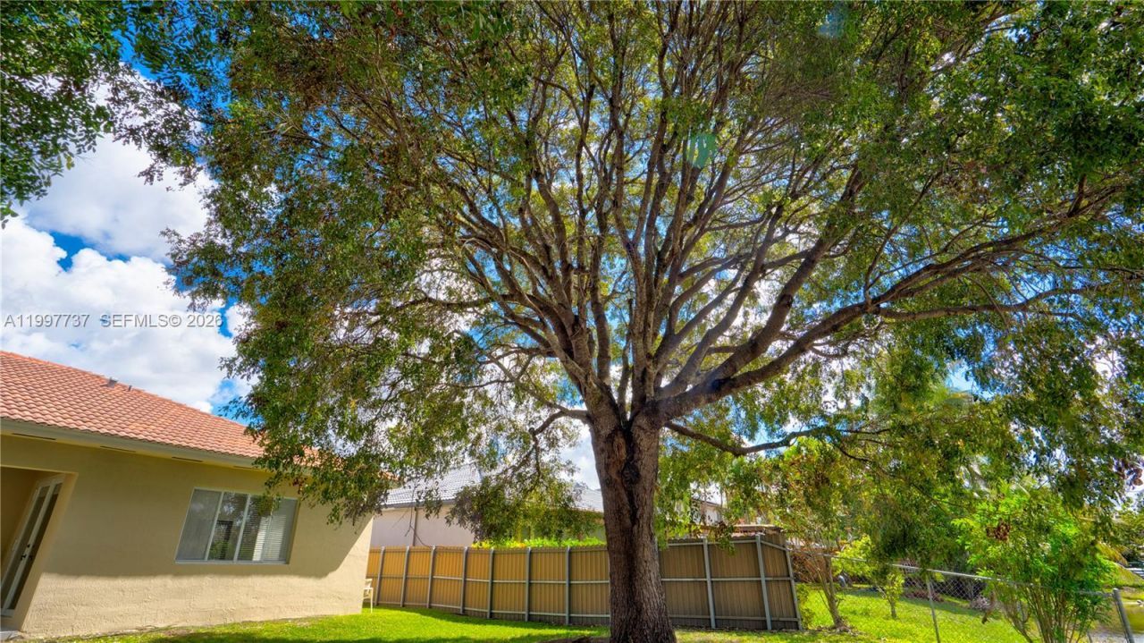 16252 SW 42nd Ter , Miami, FL 33185 Photo