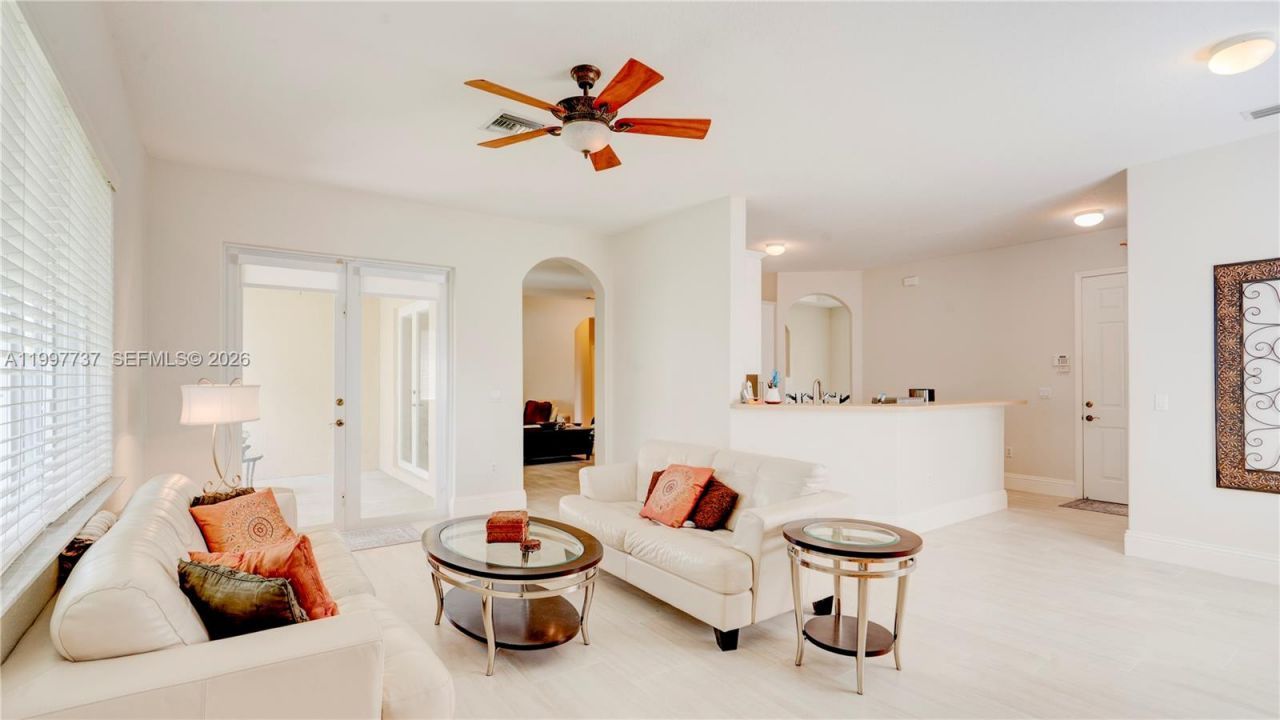 16252 SW 42nd Ter , Miami, FL 33185 Photo