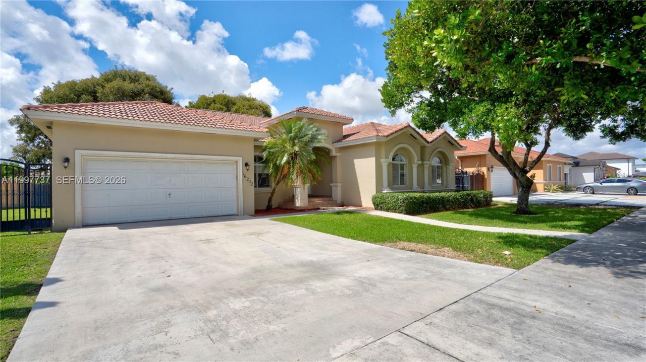 16252 SW 42nd Ter, Miami, FL 33185 Photo