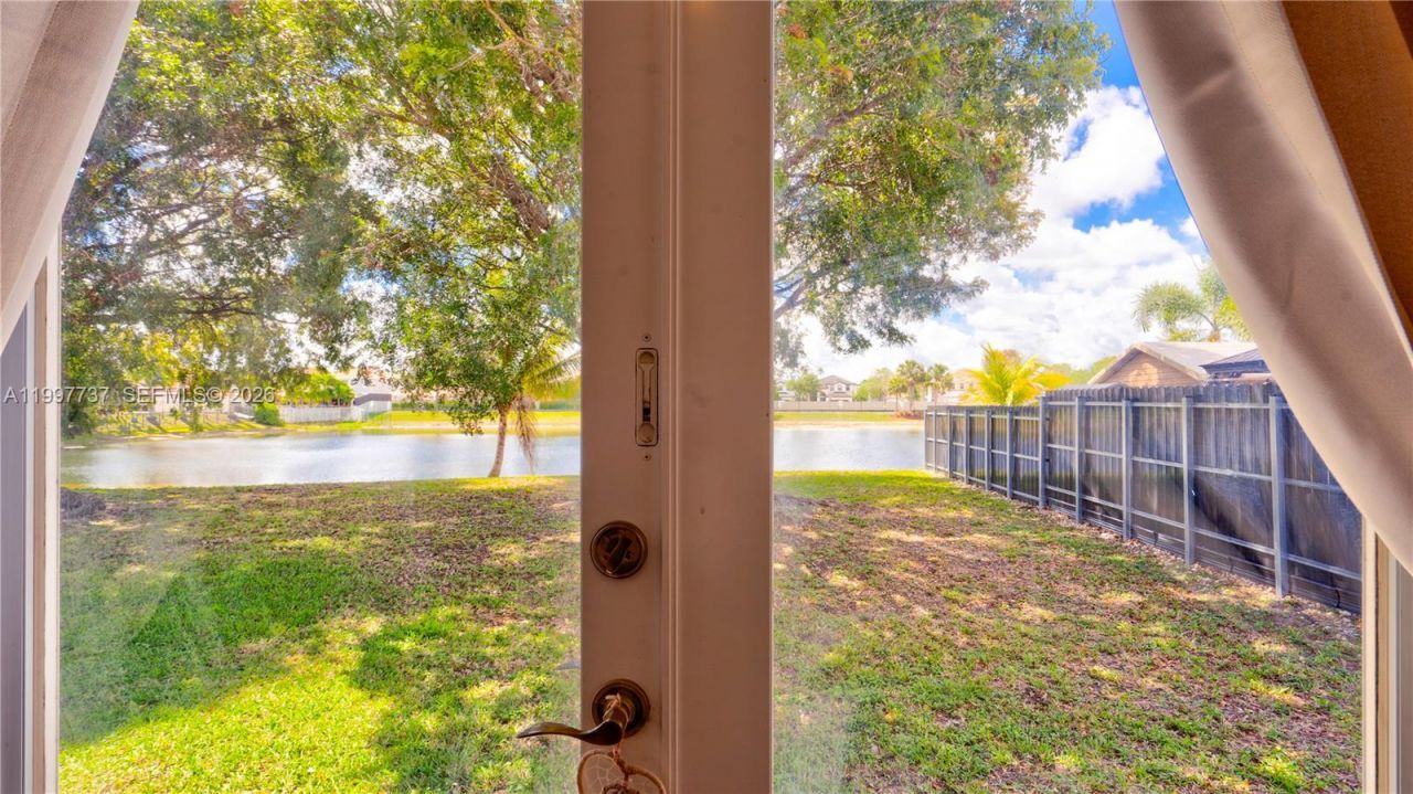 16252 SW 42nd Ter , Miami, FL 33185 Photo