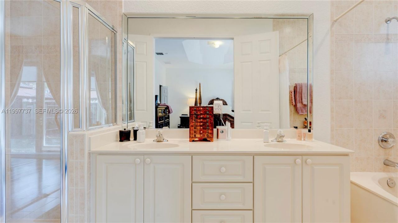 16252 SW 42nd Ter , Miami, FL 33185 Photo