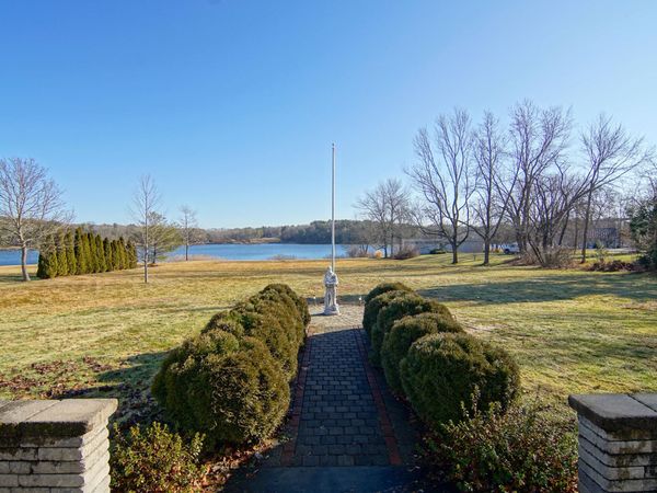 4 Spring Lane, Eliot, ME 03903