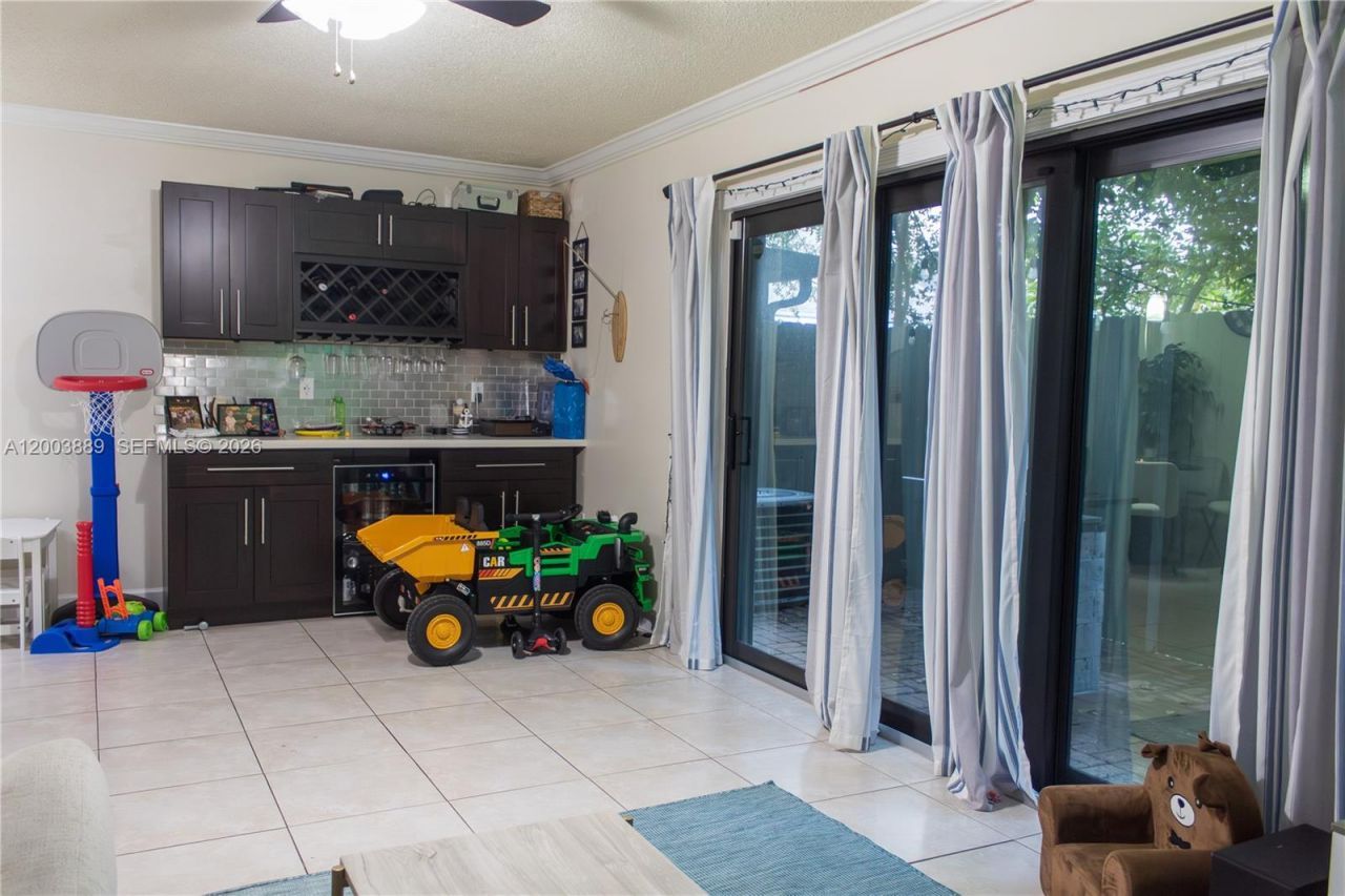 7645 NW 38th Ct, Sunrise, FL 33351 Photo