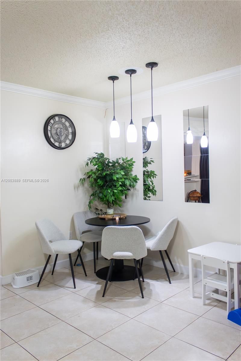 7645 NW 38th Ct, Sunrise, FL 33351 Photo