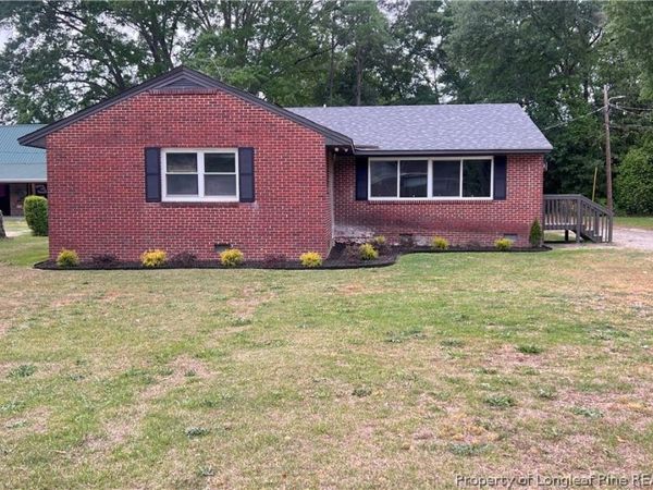 212 Peachtree Street , Red Springs, NC 28377