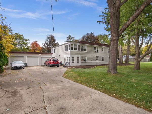 107 N Mallory Avenue , Batavia, IL 60510