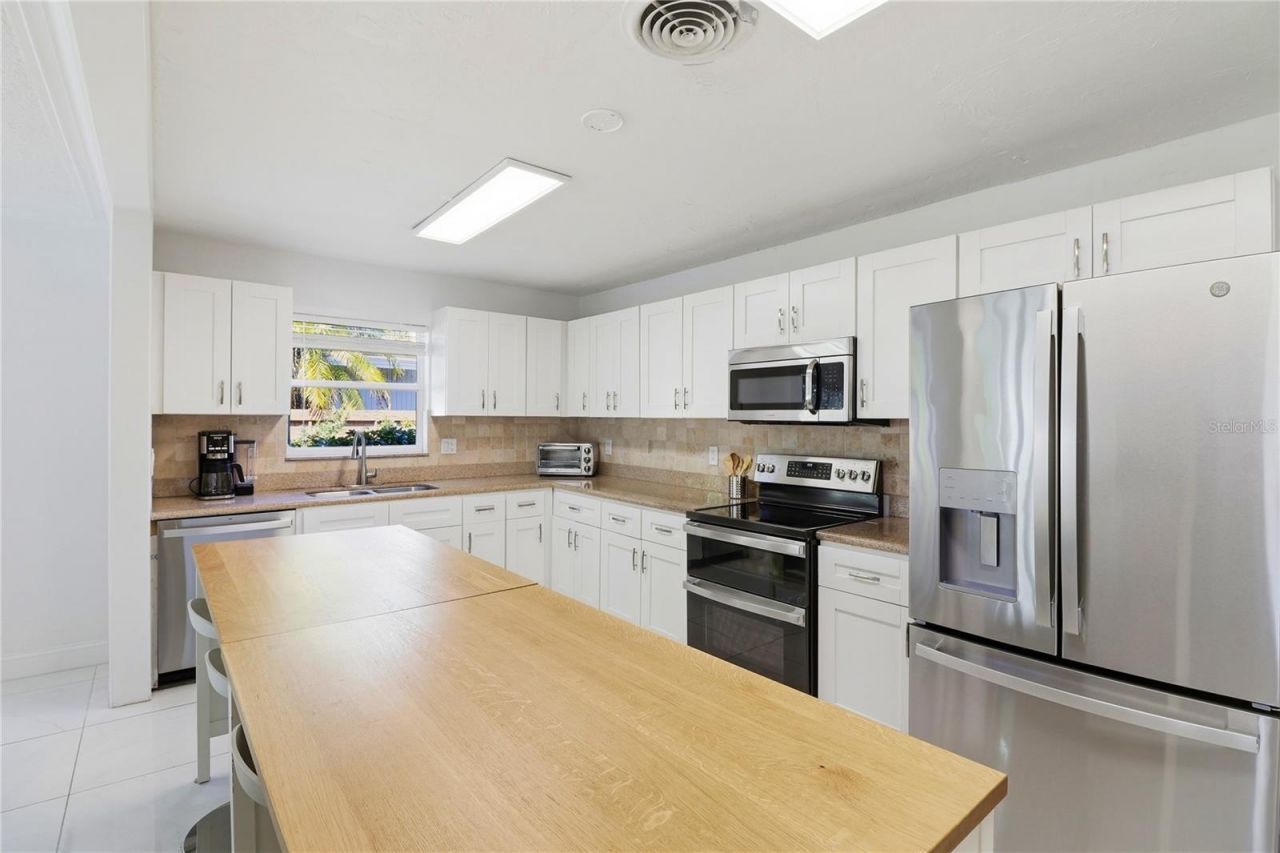 630 Corwood Drive , Sarasota, FL 34234 Photo