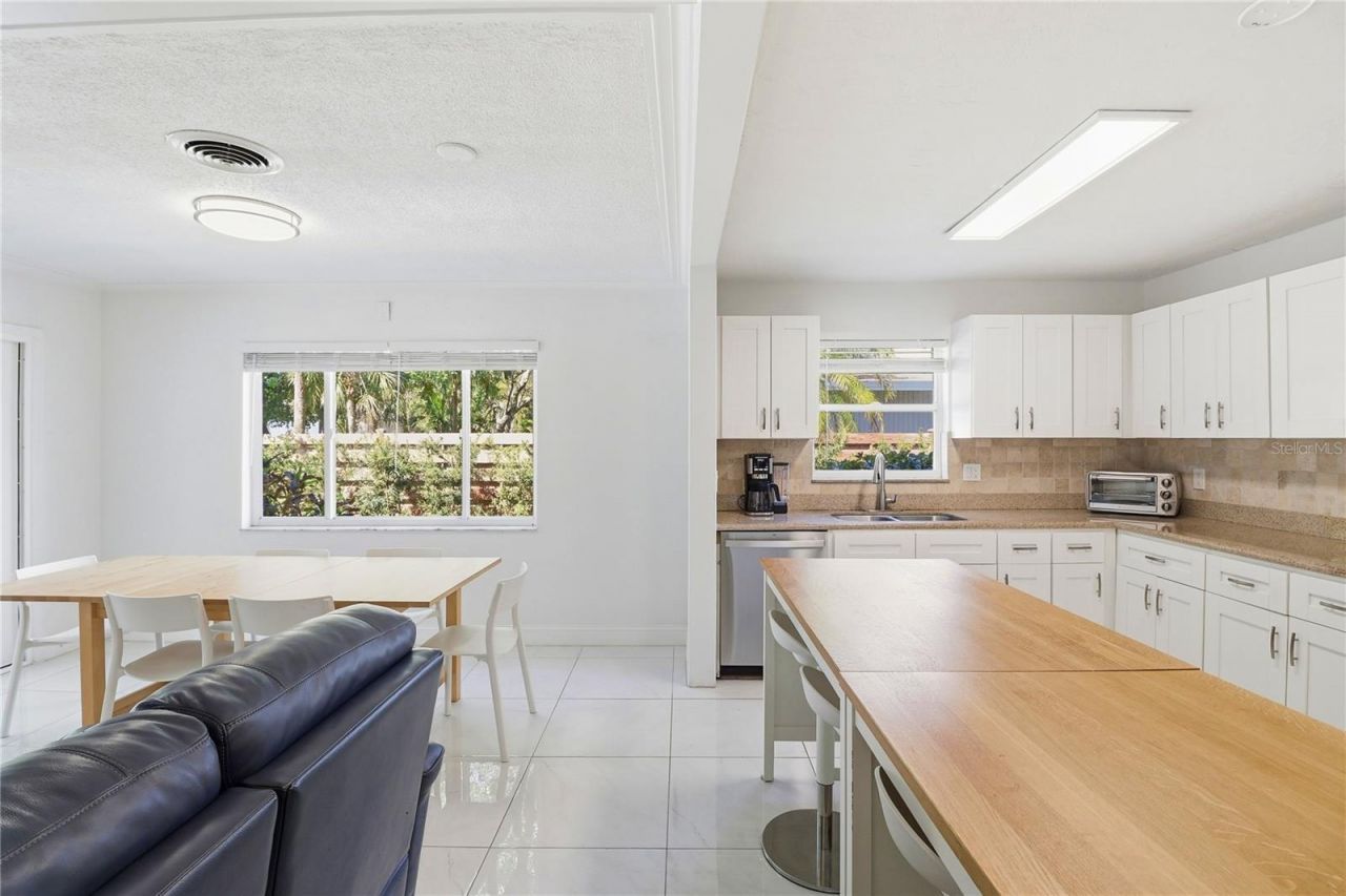 630 Corwood Drive , Sarasota, FL 34234 Photo