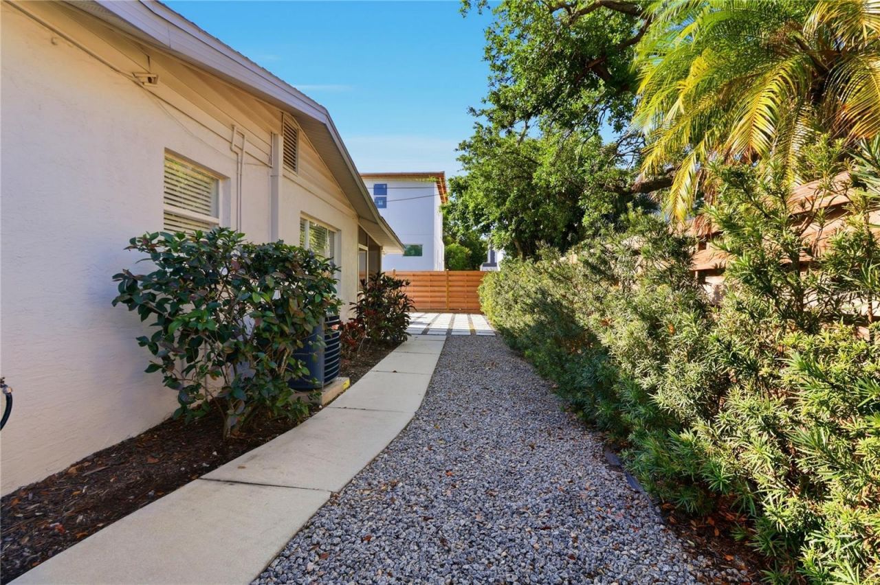 630 Corwood Drive , Sarasota, FL 34234 Photo