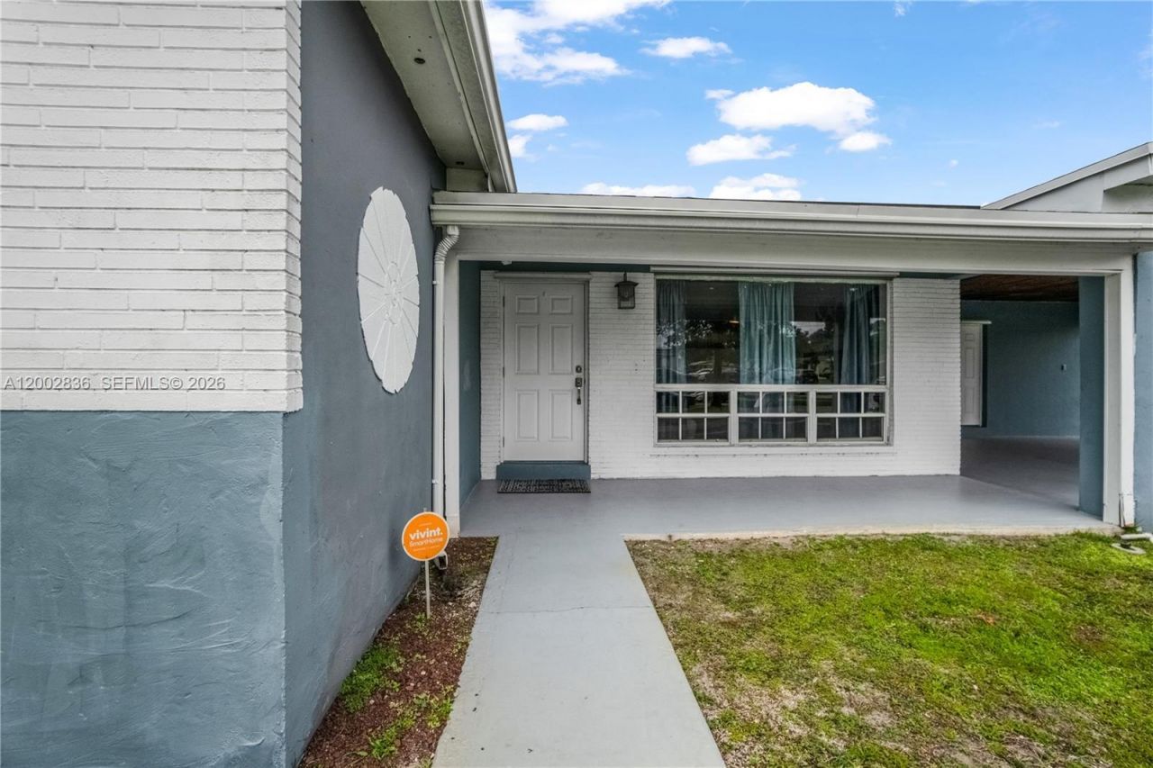2310 De Soto Dr, Miramar, FL 33023 Photo