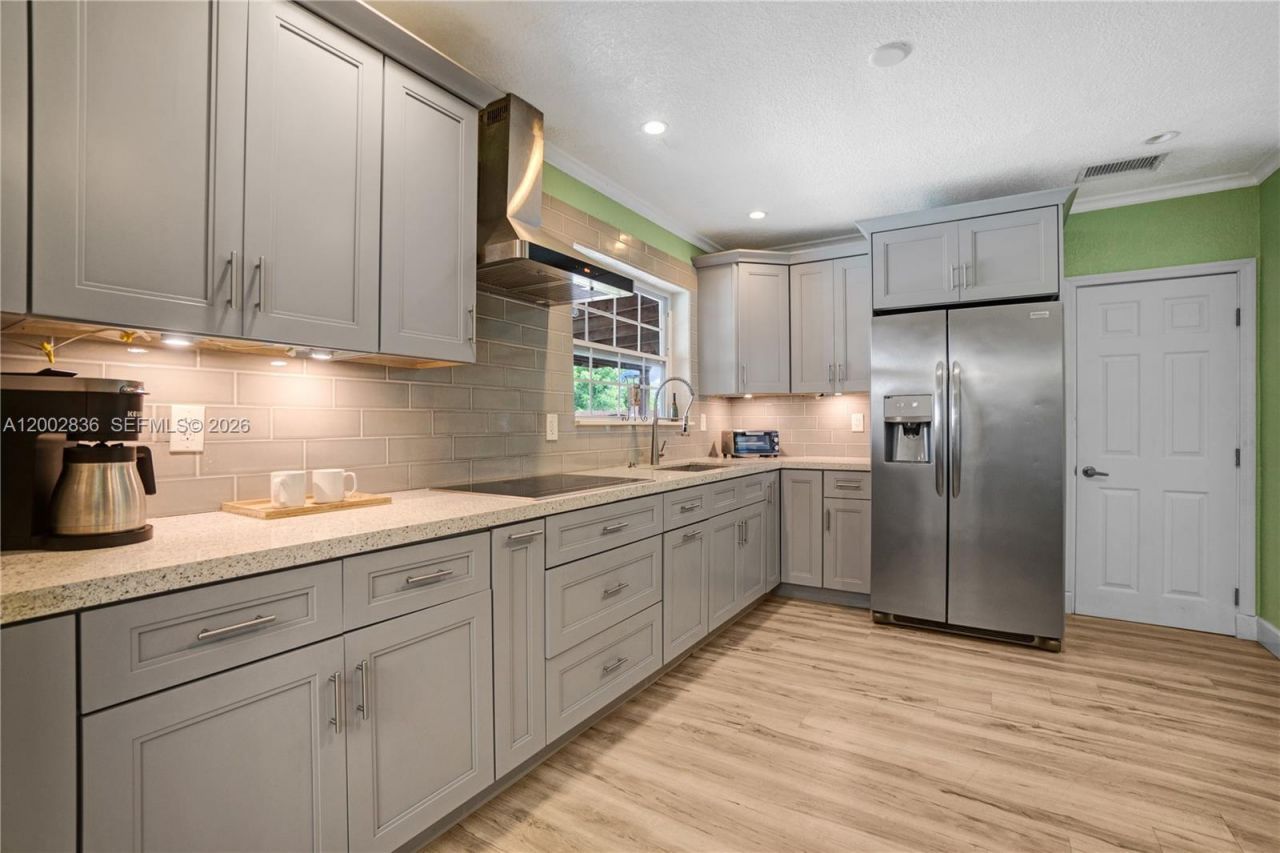 2310 De Soto Dr, Miramar, FL 33023 Photo
