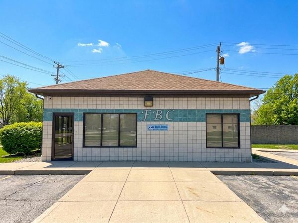 21720 15 MILE RD Road, Clinton Twp, MI 48035