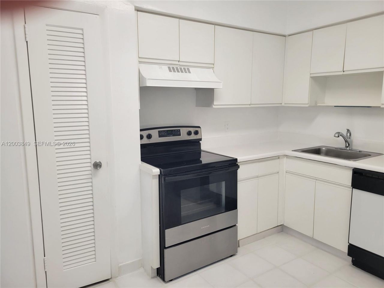 5700 Collins Ave, Unit 8A, Miami Beach, FL 33140 Photo